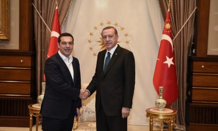 La crisis de los refugiados domina la visita de Tsipras a Turquía