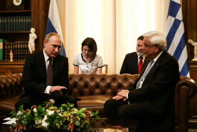 El Presidente ruso estrecha relaciones con Grecia