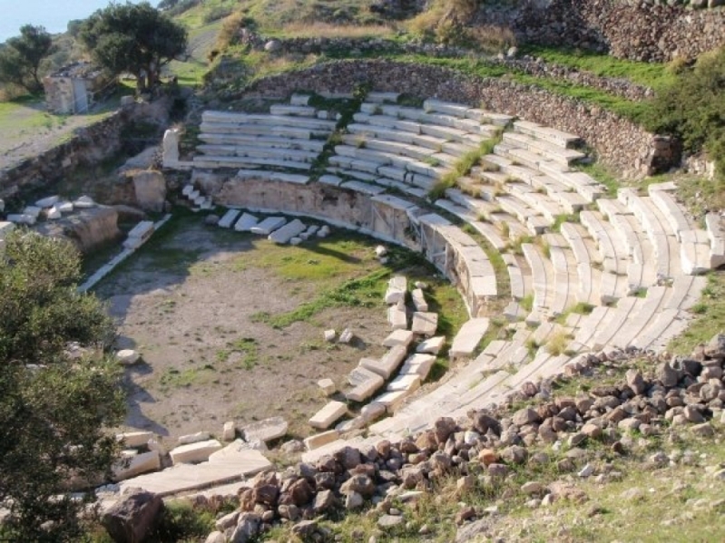 El recién restaurado Teatro de Milos se abre al público