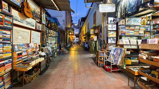 Yusurúm, el famoso mercado de pulgas de Atenas