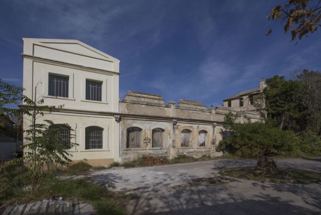 “Telares Griegos”, la fábrica textil  convertida en sede de la Escuela de Bellas Artes