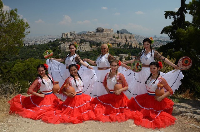 Bailando con las paraguayas atenienses