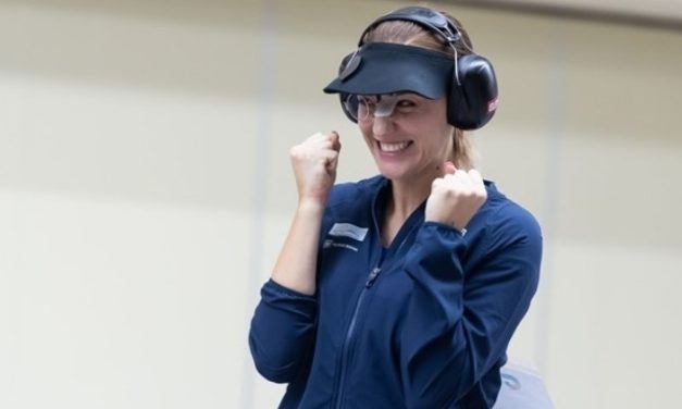 Atleta griega, primera mujer en iniciar el recorrido de la antorcha olímpica