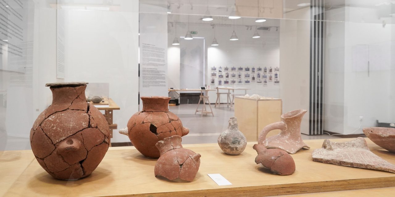 Una exposición fascinante con tesoros arqueológicos de Keros
