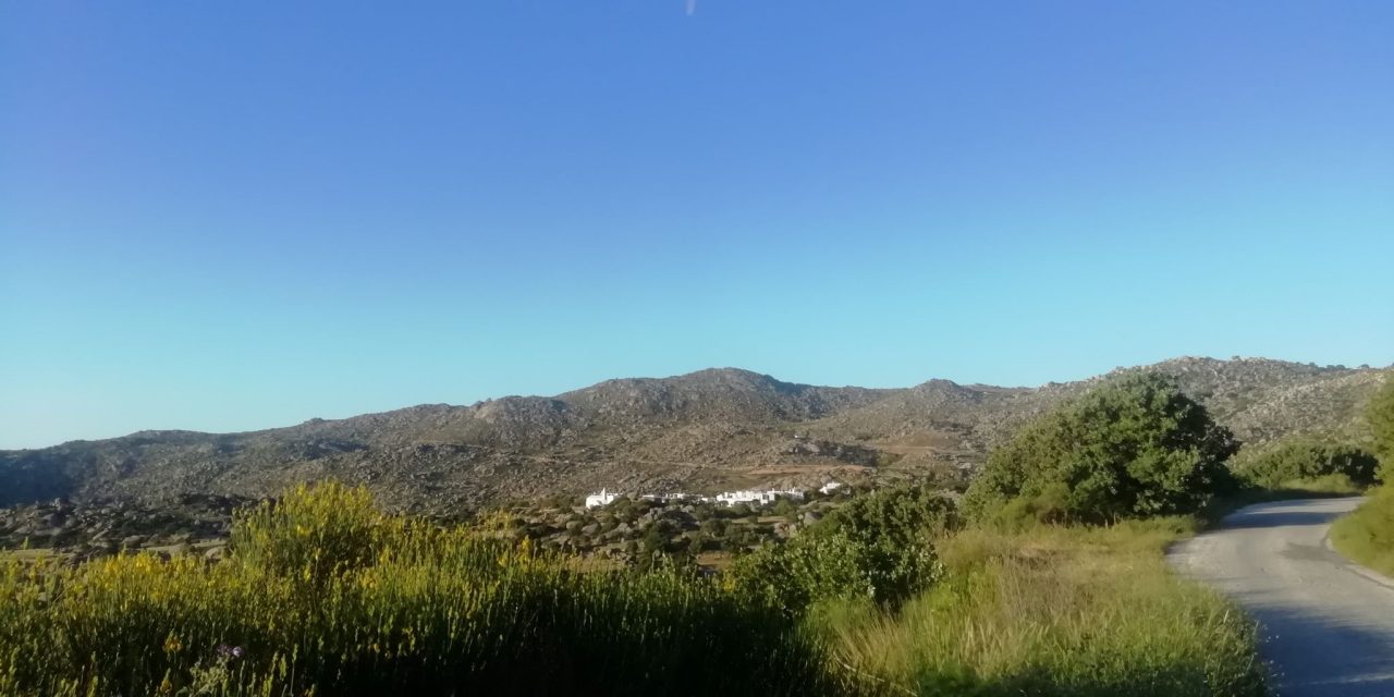 Volax de Tinos |  Un pueblo con un paisaje lunar único, un fenómeno mundial