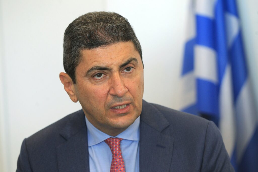 Ministro de Desarrollo Rural y Alimentos  Lefteris Avgenakis 
