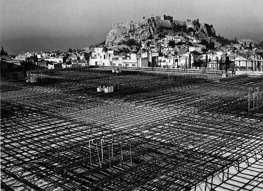 “Antiparochí”: el símbolo de la reconstrucción que solucionó el problema de la vivienda a partir de la década de 1950. Foto: Dimitris Harisiadis. Archivo Fotográfico del Museo Benaki.