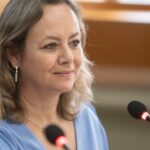 Entrevista | Adriana Martínez: «Creo que la literatura nos recuerda que somos parte de una historia común que vale la pena seguir contando»