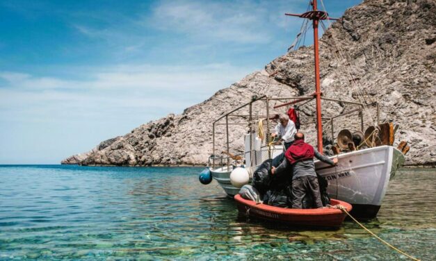 Amorgorama: Una iniciativa griega liderada por pescadores que establece un nuevo estándar en la conservación marina