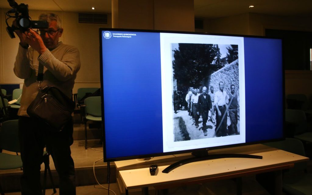 Grecia recupera las fotos históricas de la ejecución de los 200 en Kesarianí y anuncia la creación del Archivo Fotográfico Nacional
